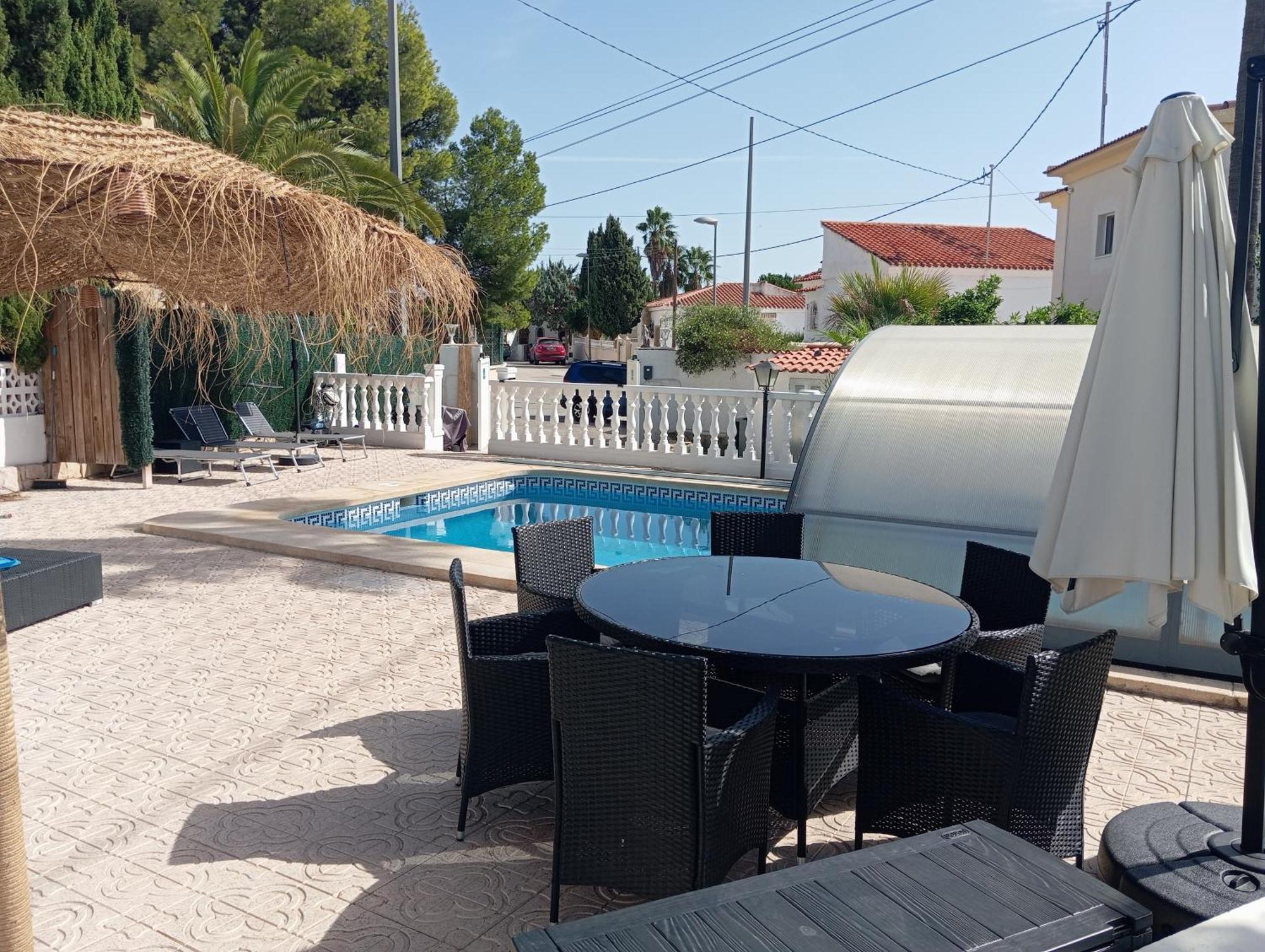 Villa Benucia Family Guest House La Nucía Екстериор снимка